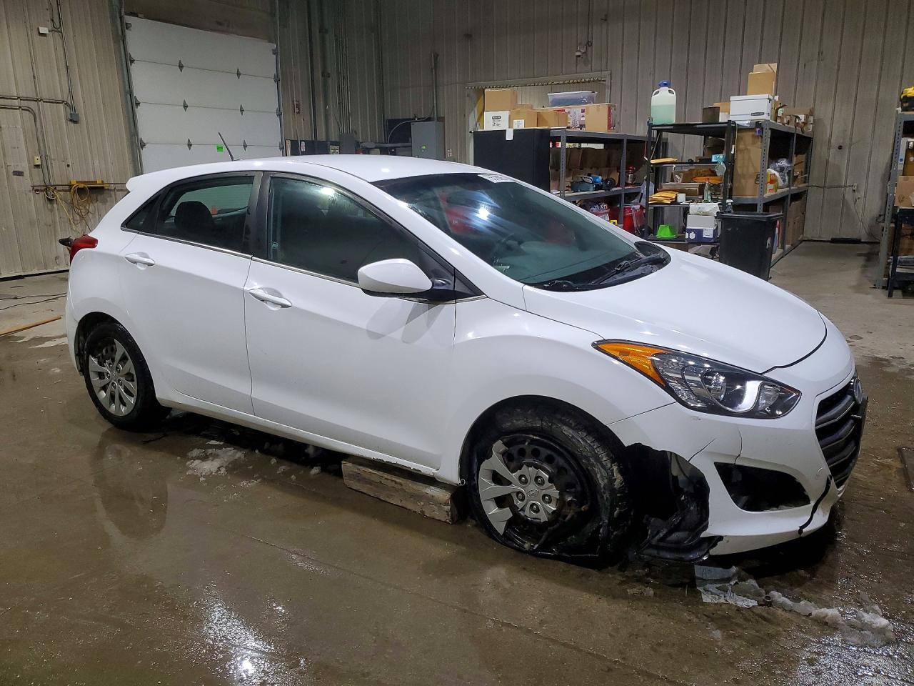 2017 HYUNDAI ELANTRA GT BASE photo 4