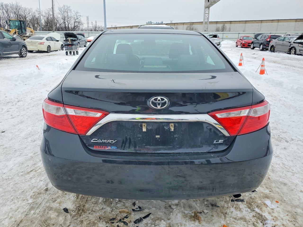 2016 TOYOTA CAMRY LE photo 6