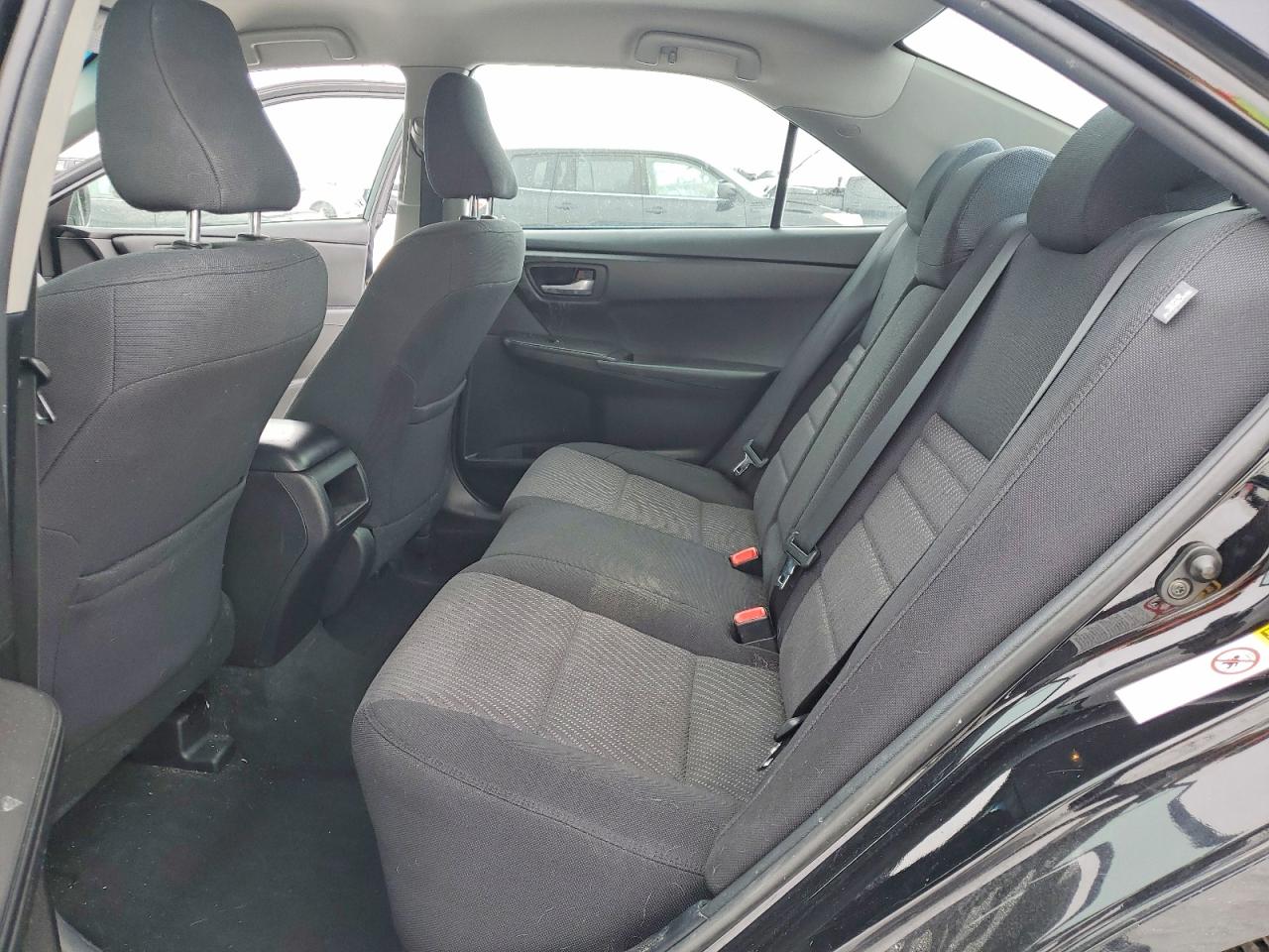 2016 TOYOTA CAMRY LE photo 10