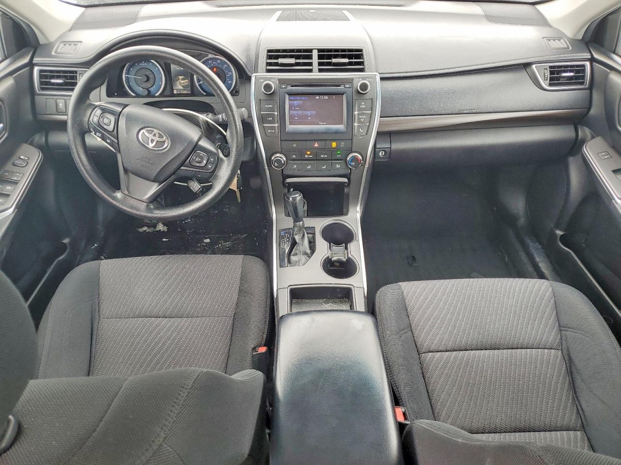 2016 TOYOTA CAMRY LE photo 8
