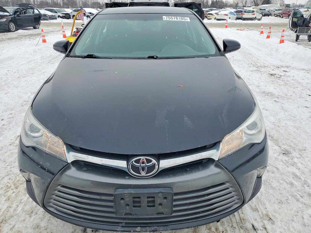 2016 TOYOTA CAMRY LE photo 5