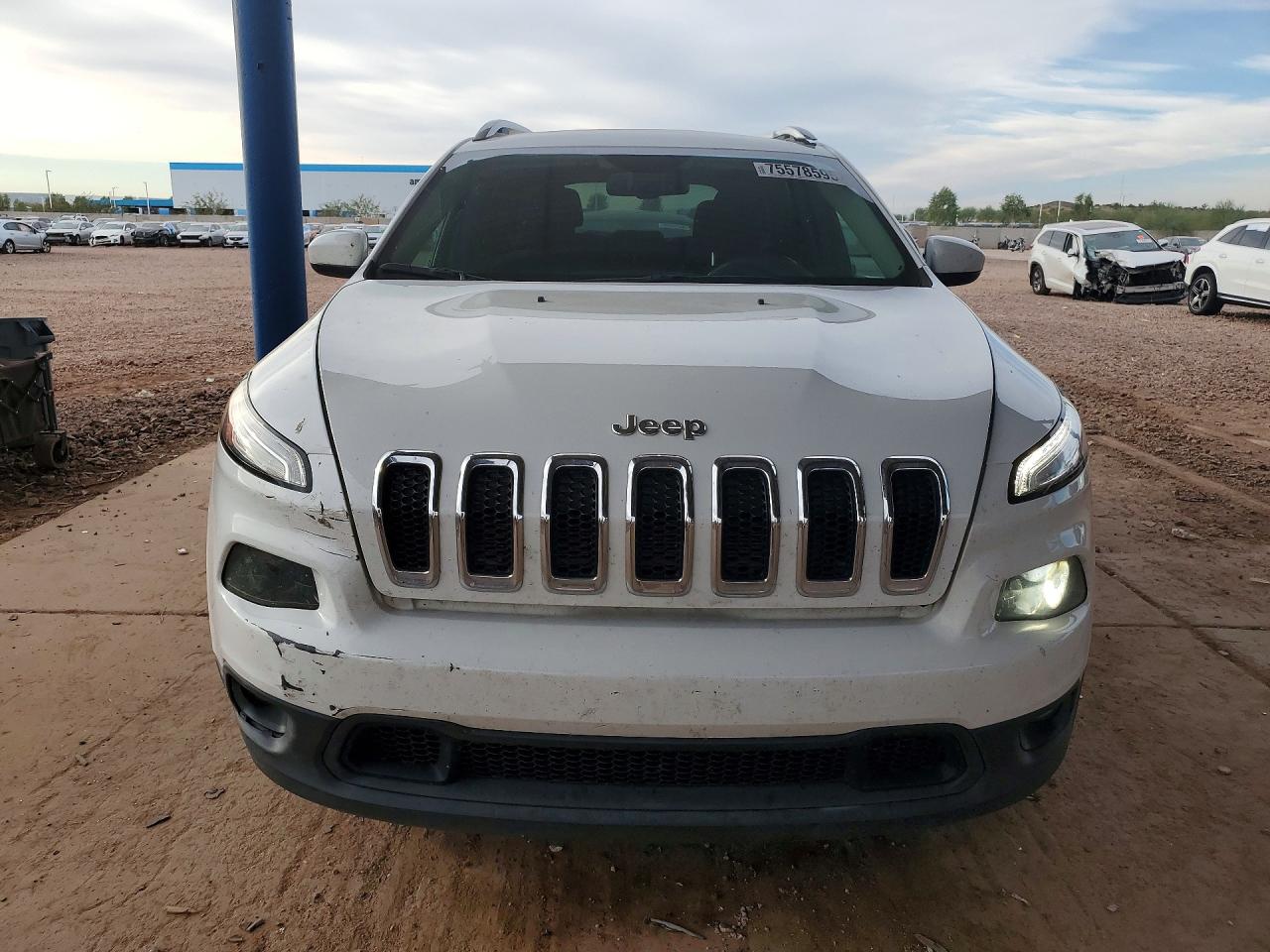 2017 JEEP CHEROKEE LATITUDE photo 9