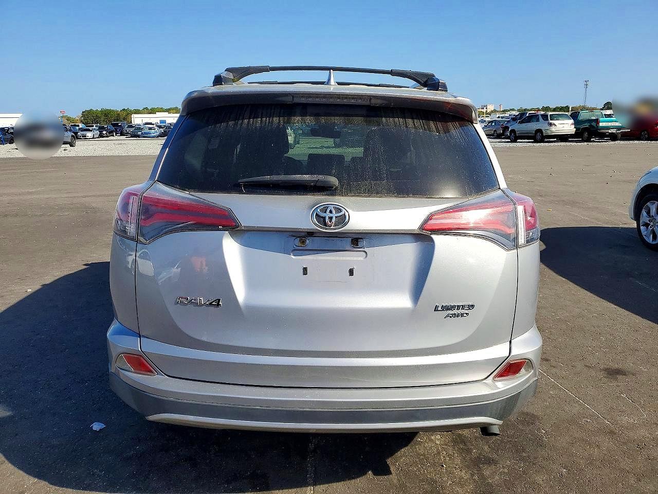 2018 TOYOTA RAV4 LIMITED photo 11
