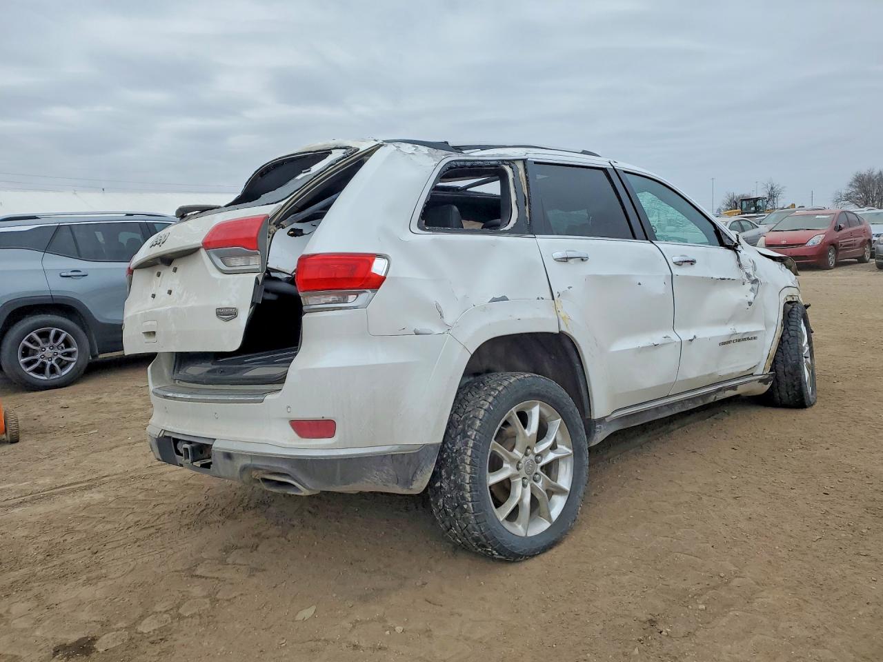2014 JEEP GRAND CHEROKEE SUMMIT photo 3