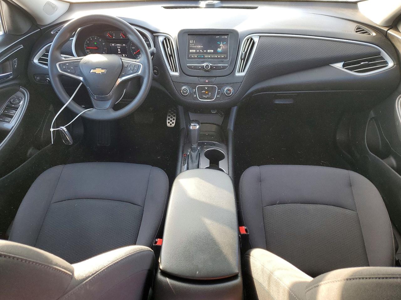 2017 CHEVROLET MALIBU LS photo 8