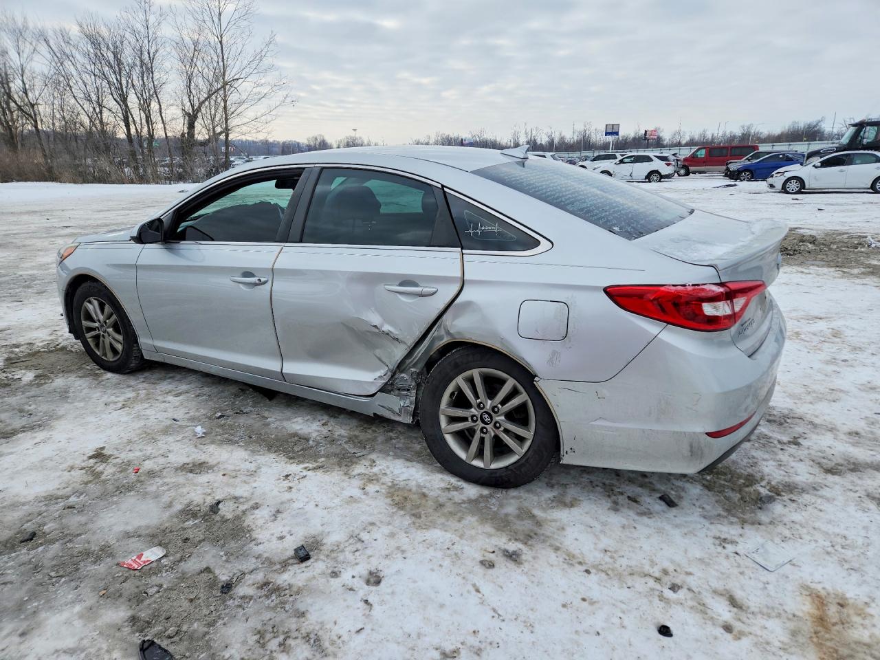 2015 HYUNDAI SONATA SE photo 4
