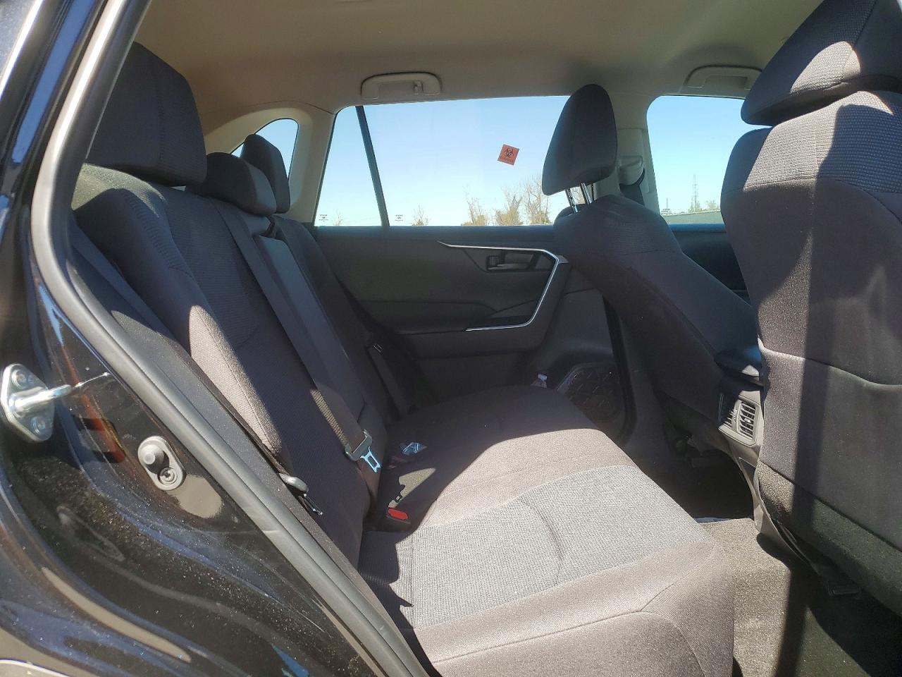 2025 TOYOTA RAV4 LE photo 31