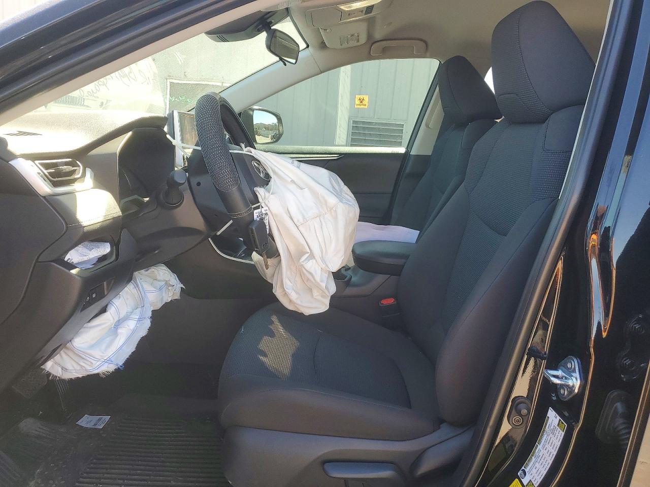 2025 TOYOTA RAV4 LE photo 19