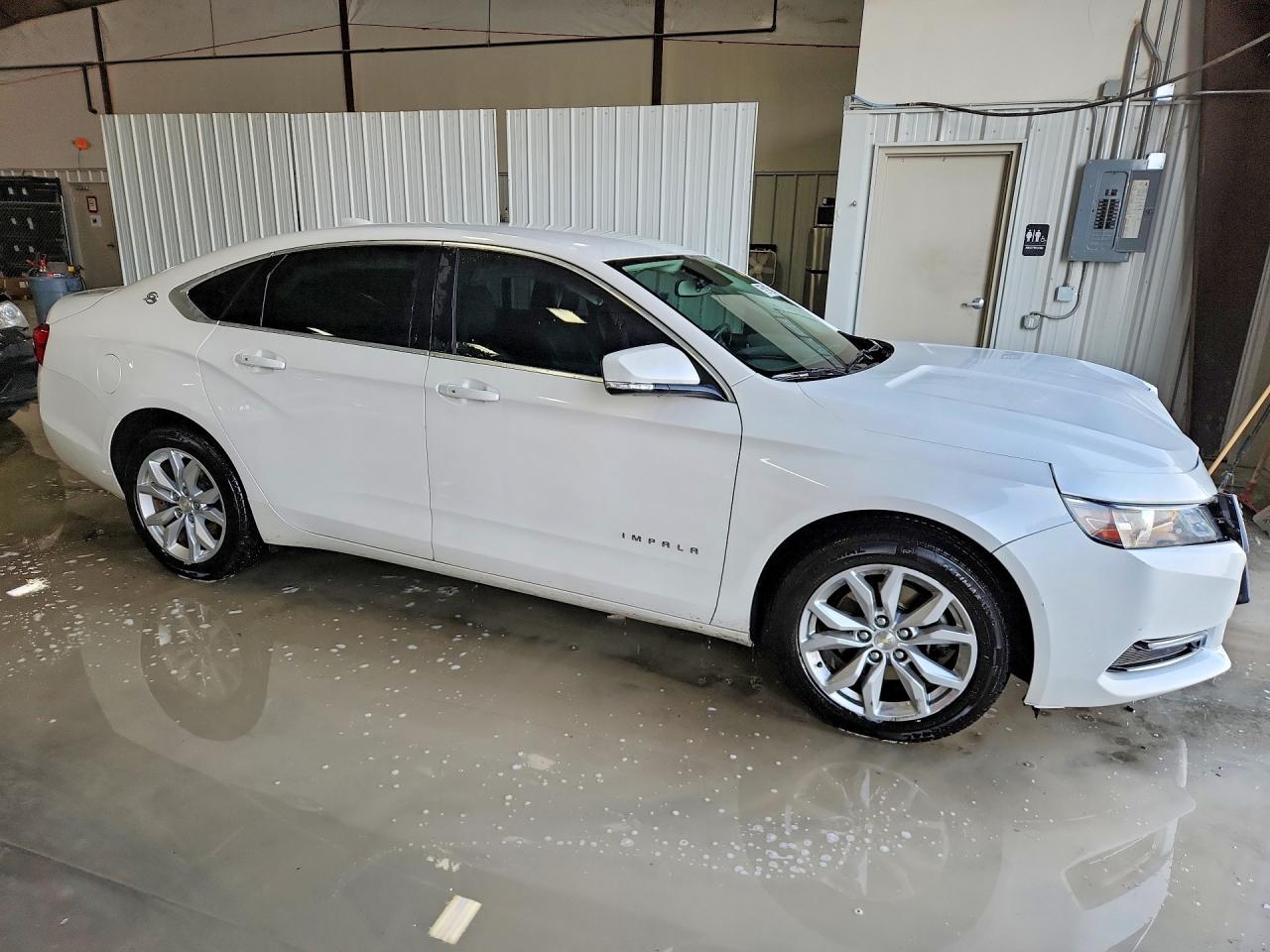 2018 CHEVROLET IMPALA LT photo 4