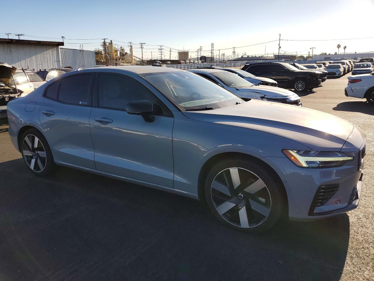 2024 VOLVO S60 PLUS photo 4