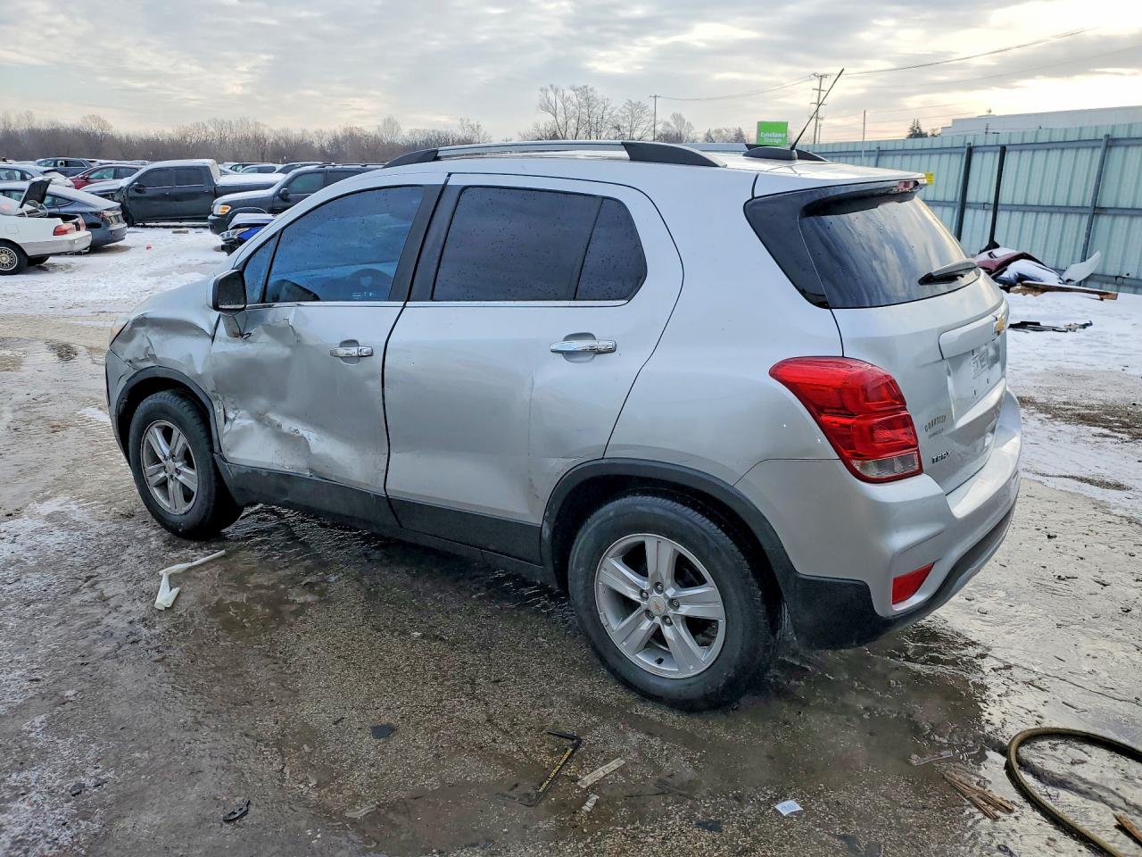 2017 CHEVROLET TRAX 1LT photo 2