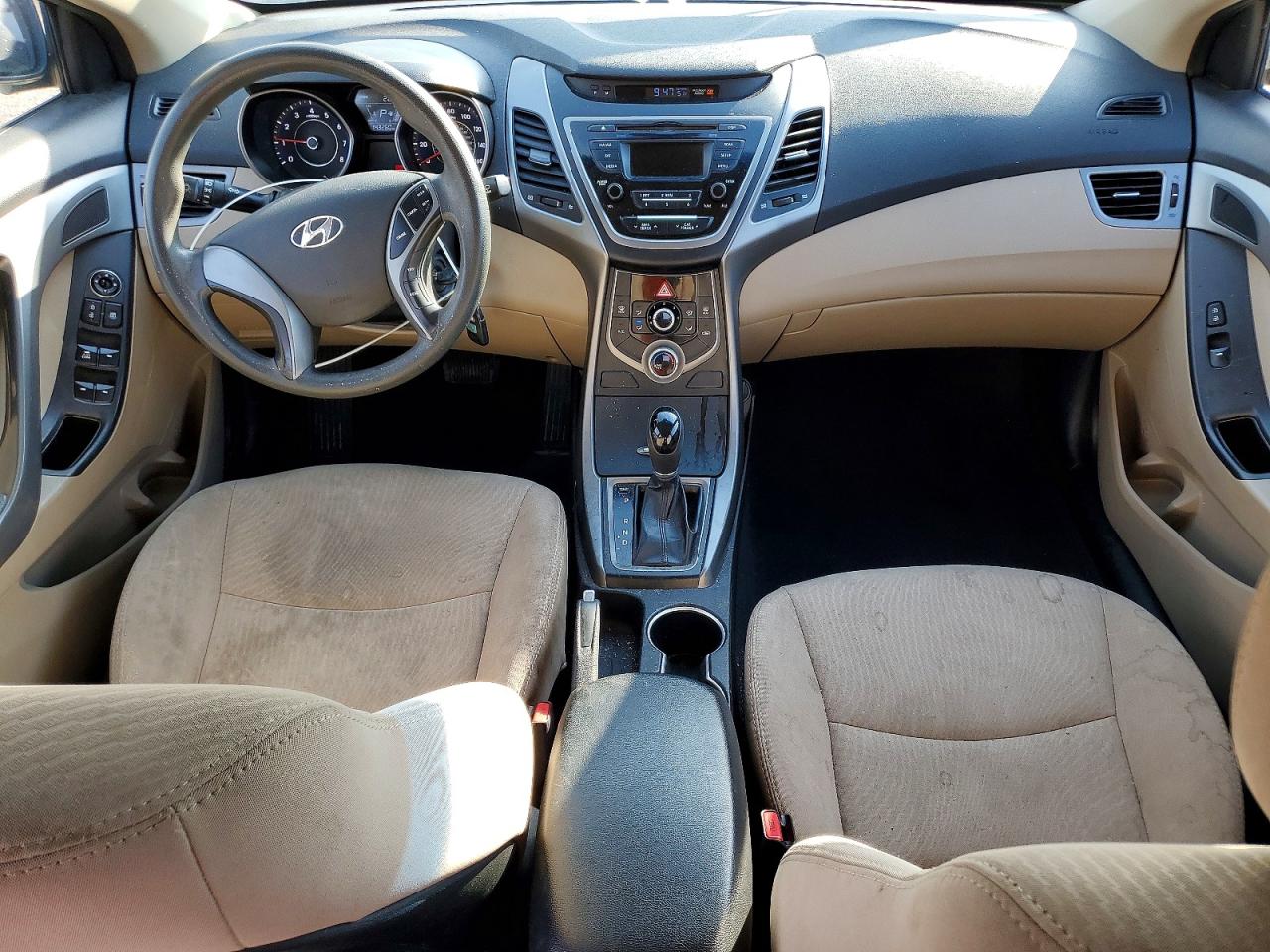 2016 HYUNDAI ELANTRA SE photo 8