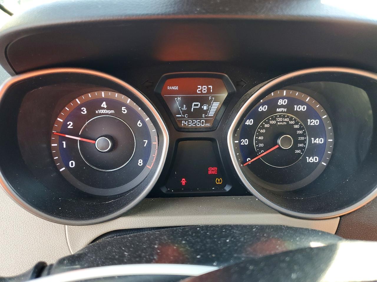2016 HYUNDAI ELANTRA SE photo 9