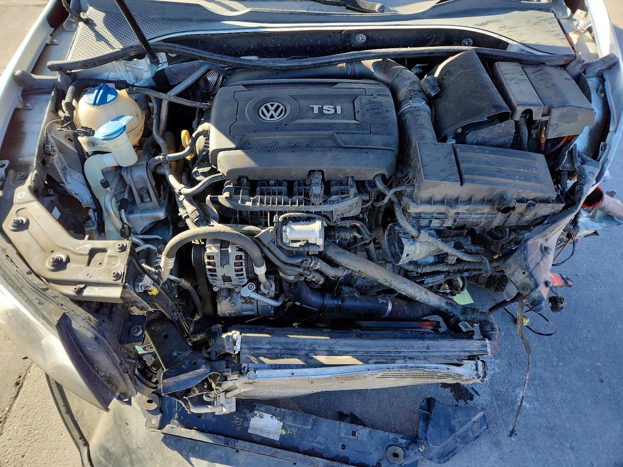 2015 VOLKSWAGEN PASSAT SE photo 11
