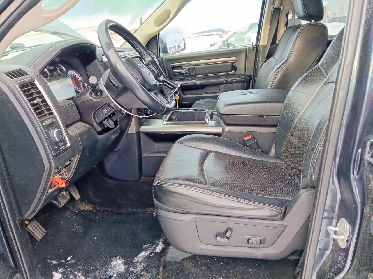 2015 RAM 1500 SPORT photo 7