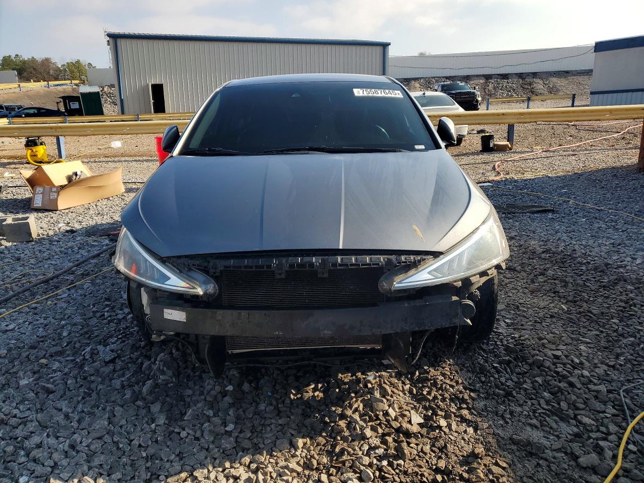 2020 HYUNDAI ELANTRA SE photo 9