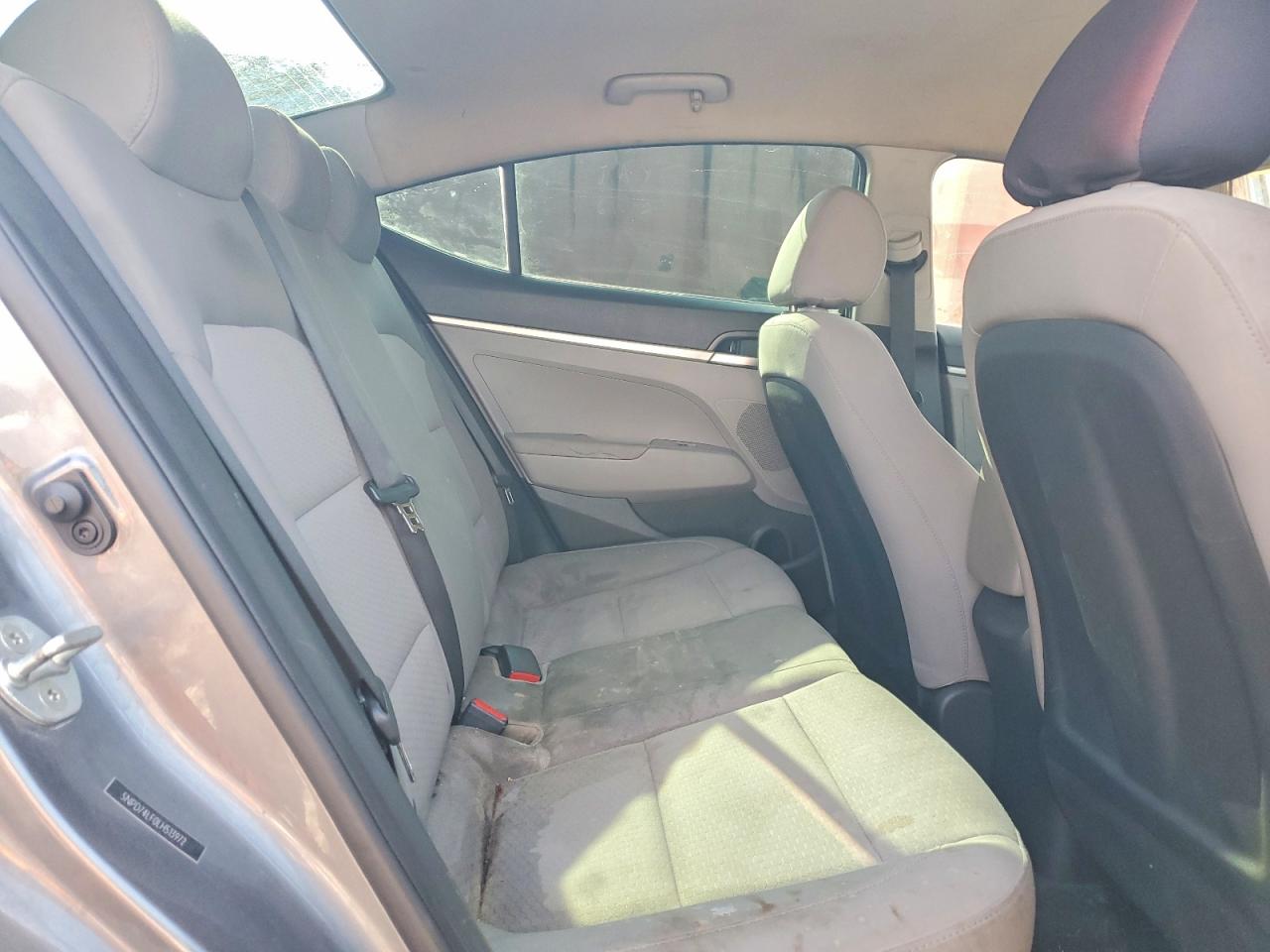 2020 HYUNDAI ELANTRA SE photo 19