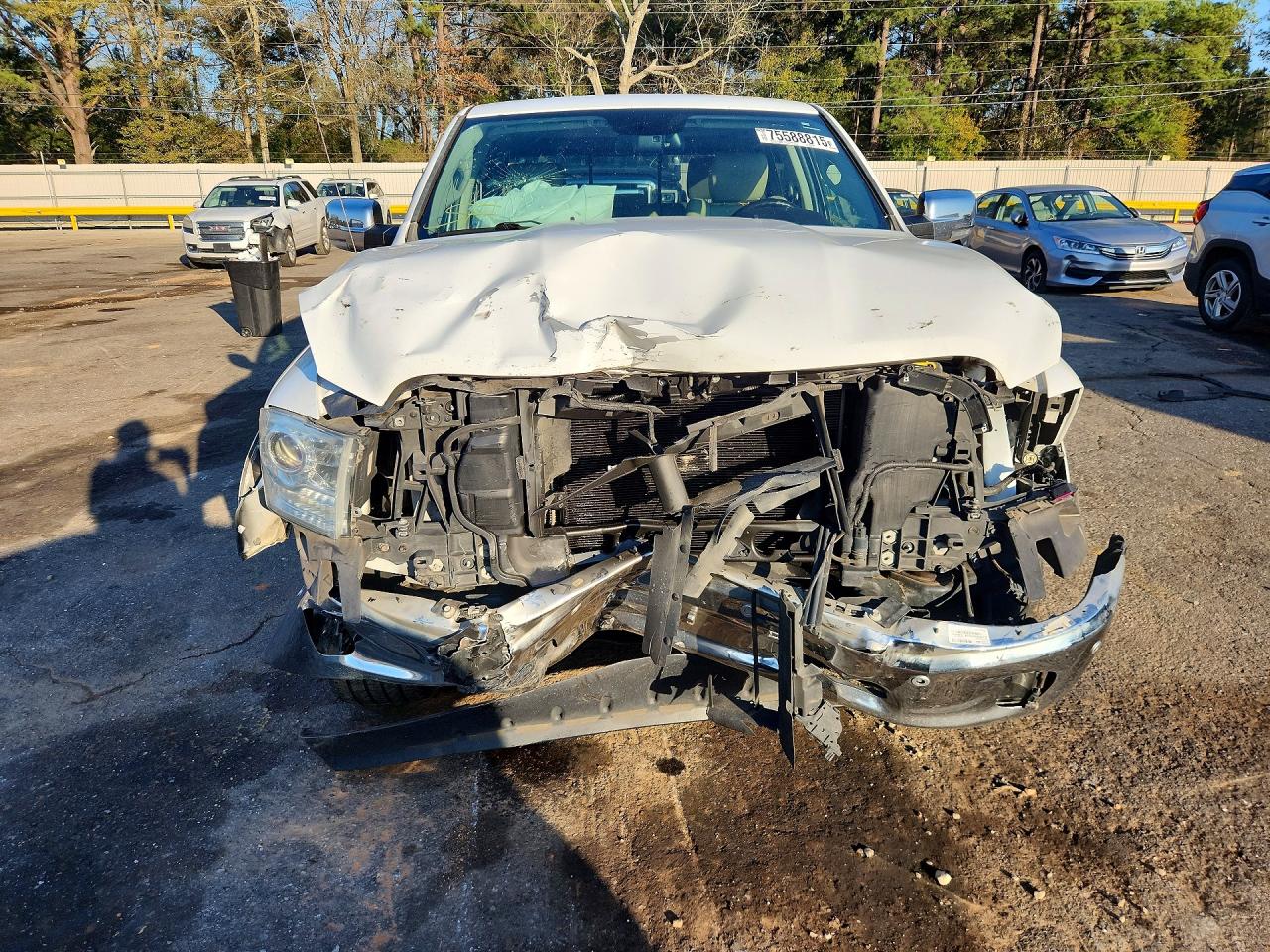 2016 RAM 1500 LARAMIE photo 9