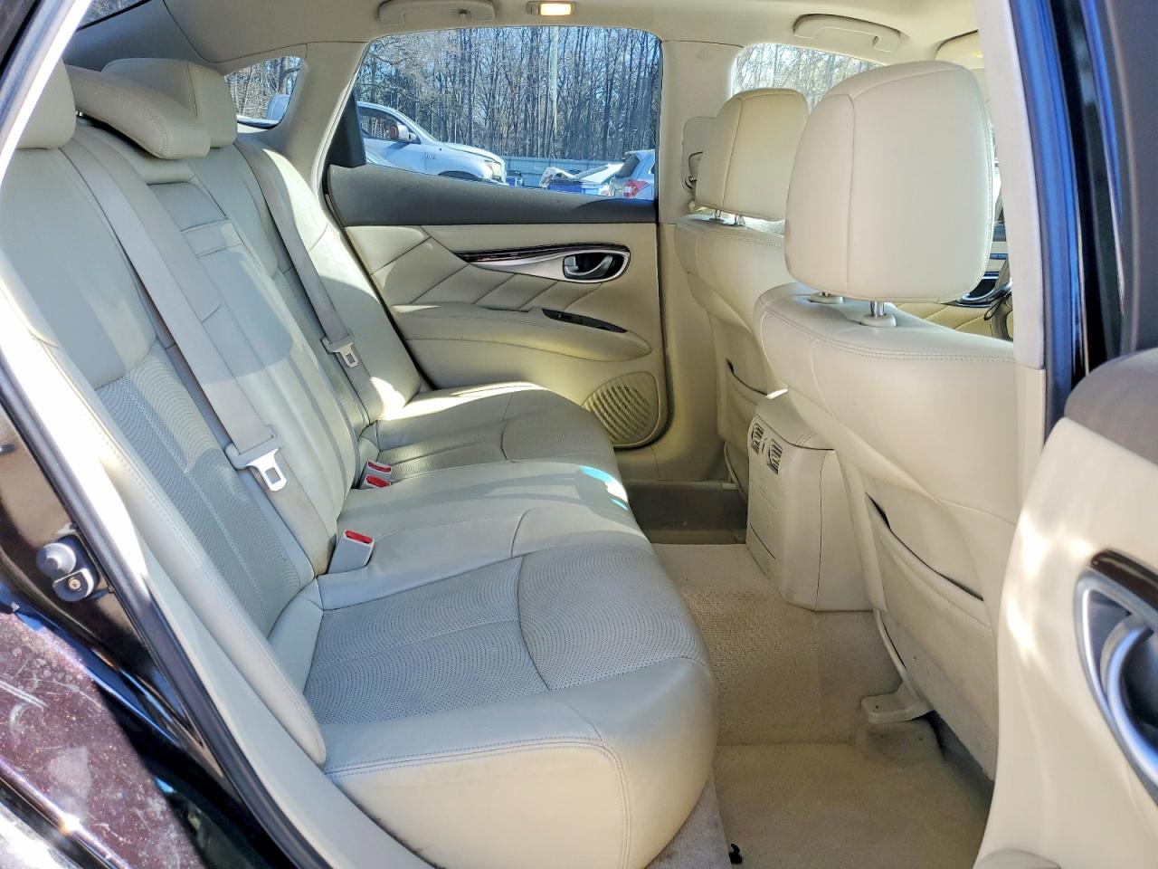 2012 INFINITI M37 BASE photo 10