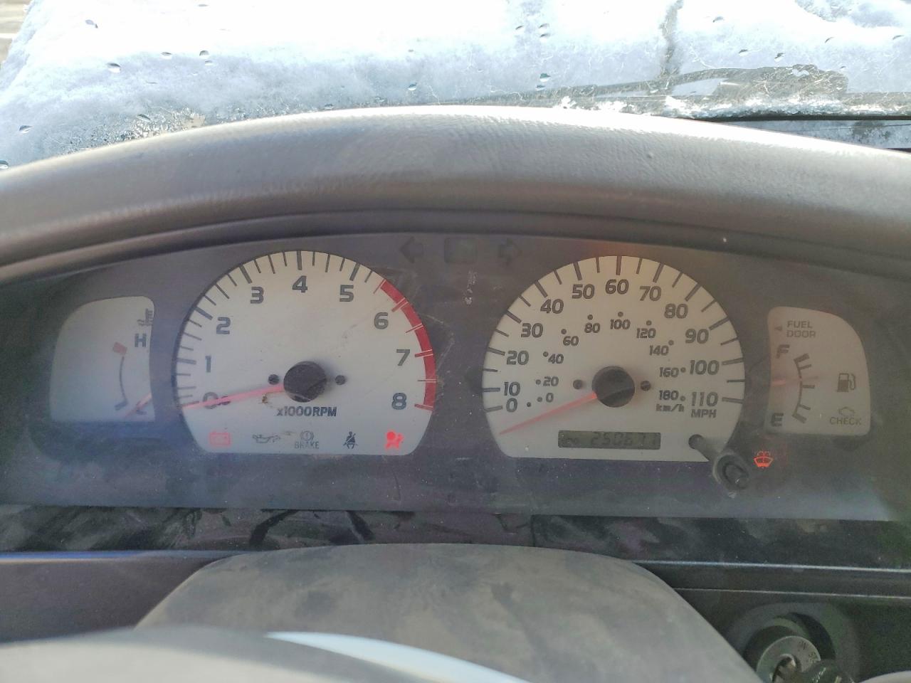 2001 TOYOTA TACOMA V6 photo 9