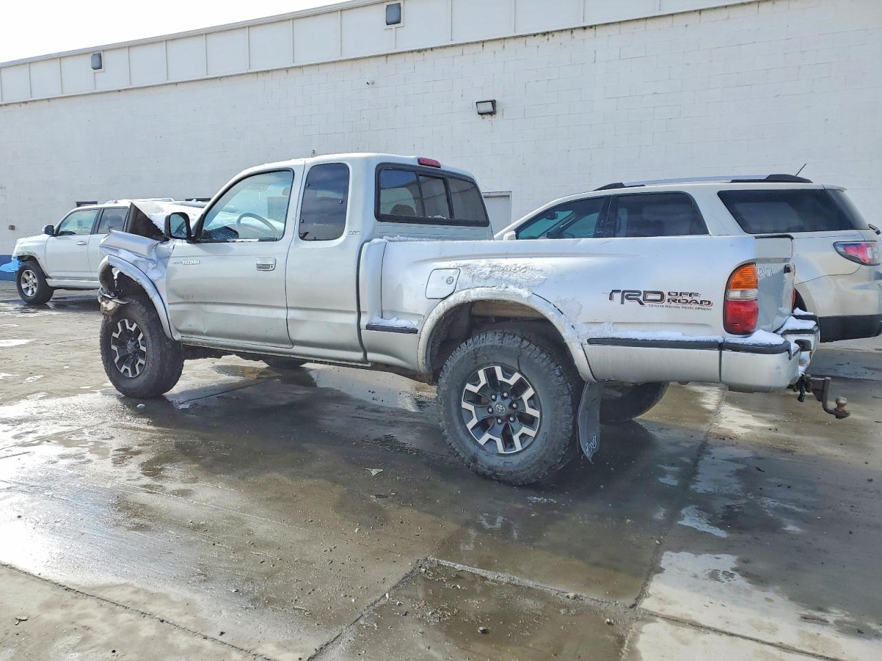 2001 TOYOTA TACOMA V6 photo 2