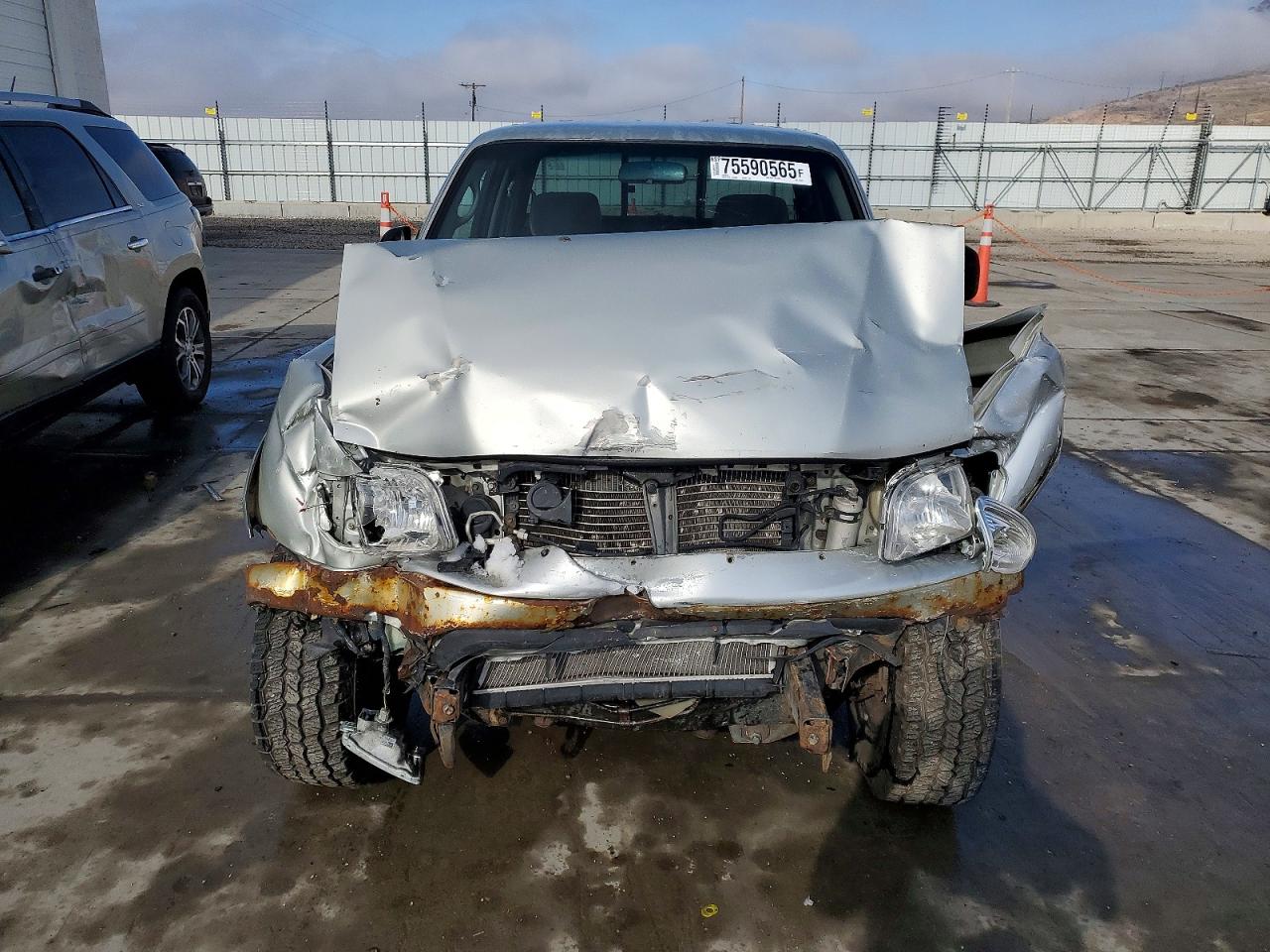 2001 TOYOTA TACOMA V6 photo 5