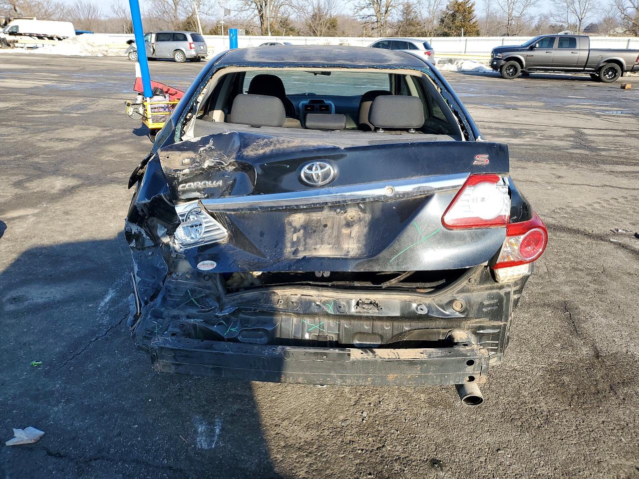 2013 TOYOTA COROLLA S photo 11