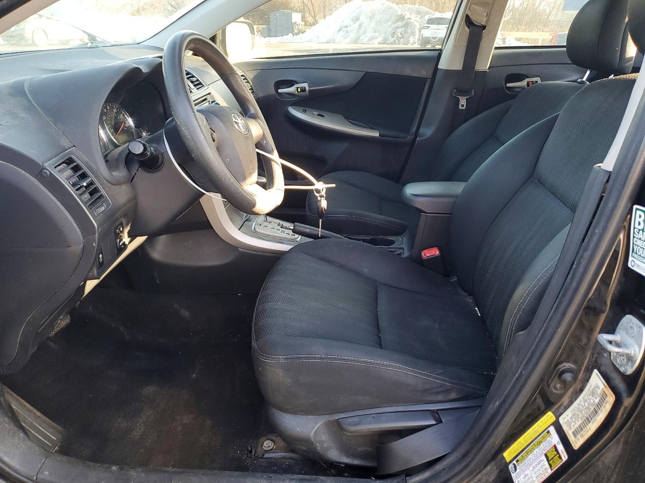 2013 TOYOTA COROLLA S photo 13