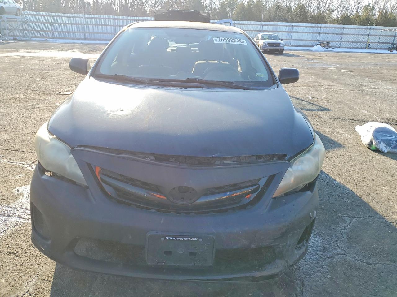 2013 TOYOTA COROLLA S photo 9