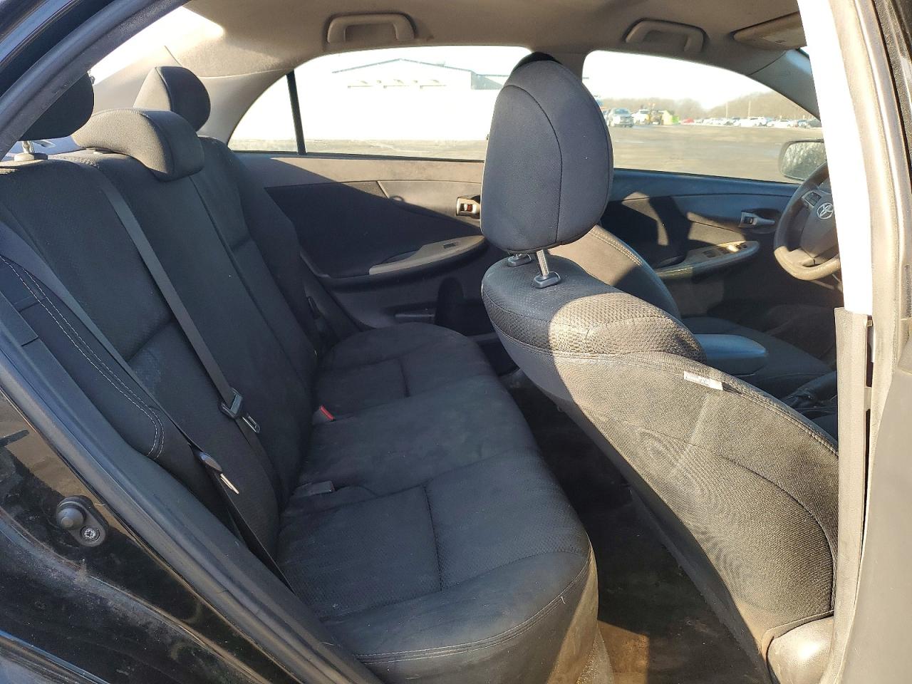 2013 TOYOTA COROLLA S photo 19