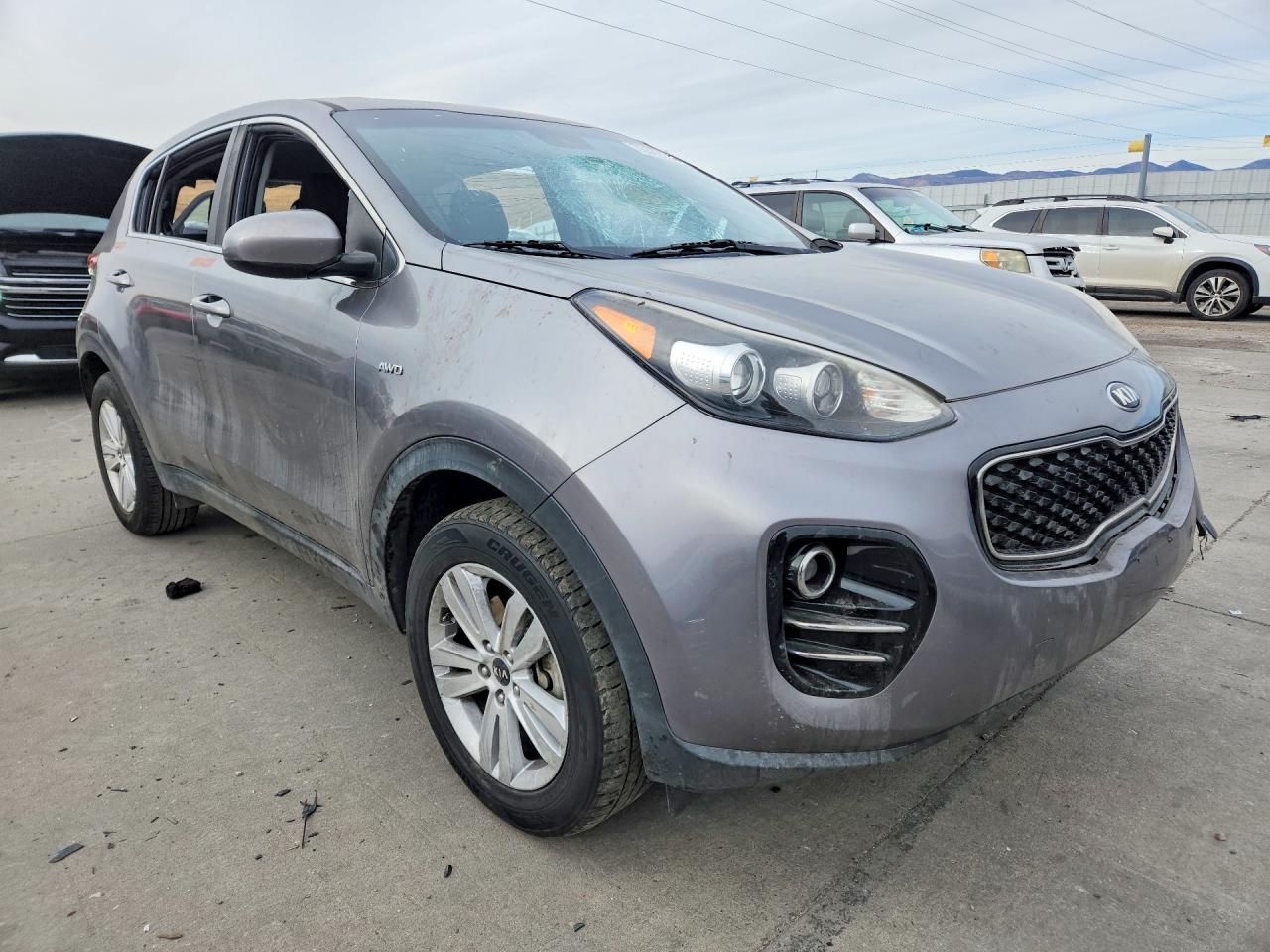 2017 KIA SPORTAGE LX photo 4