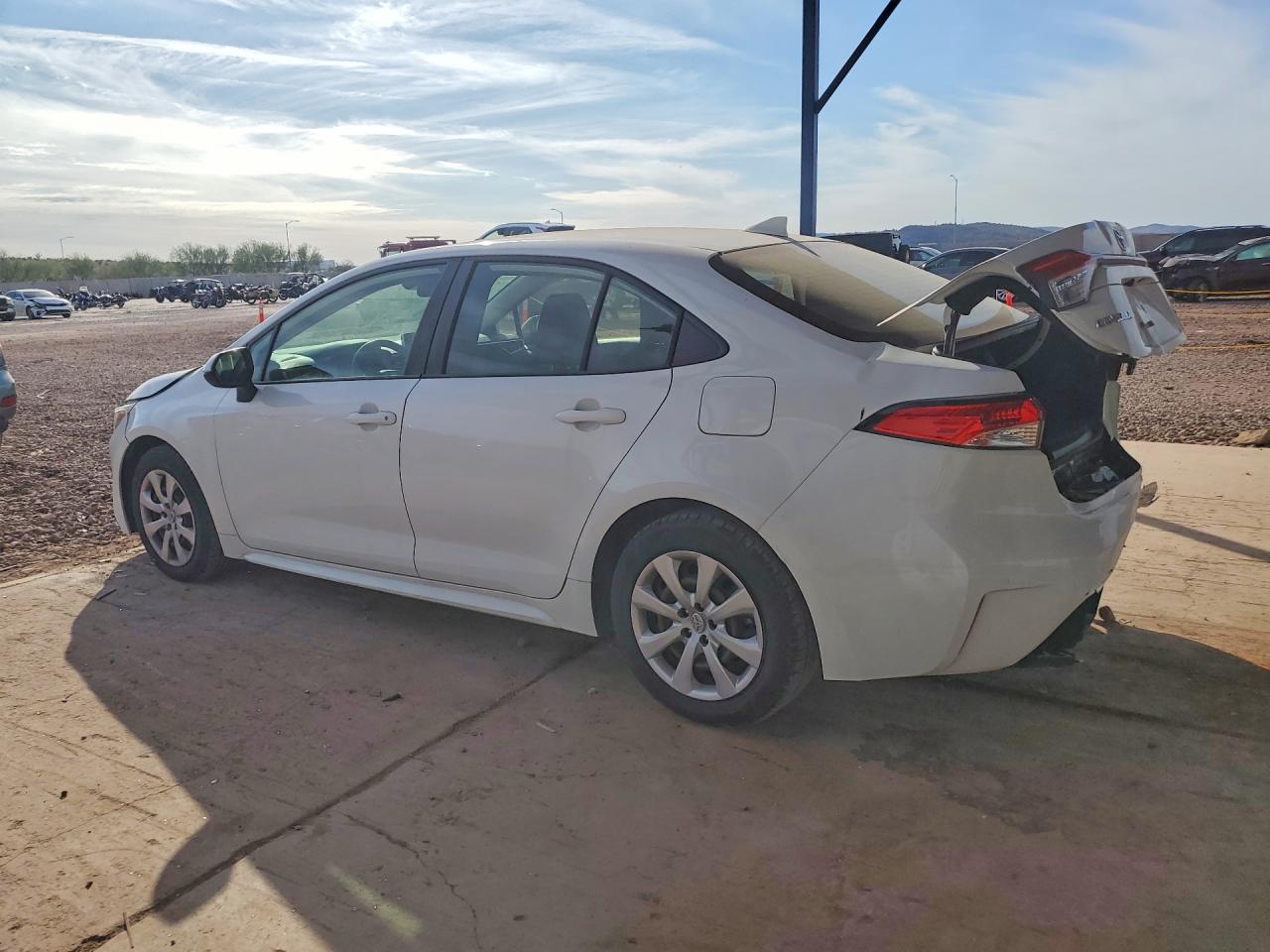 2020 TOYOTA COROLLA LE photo 2