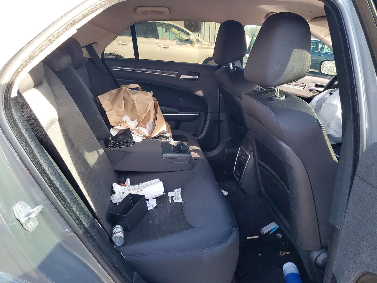 2018 CHRYSLER 300 TOURING photo 19