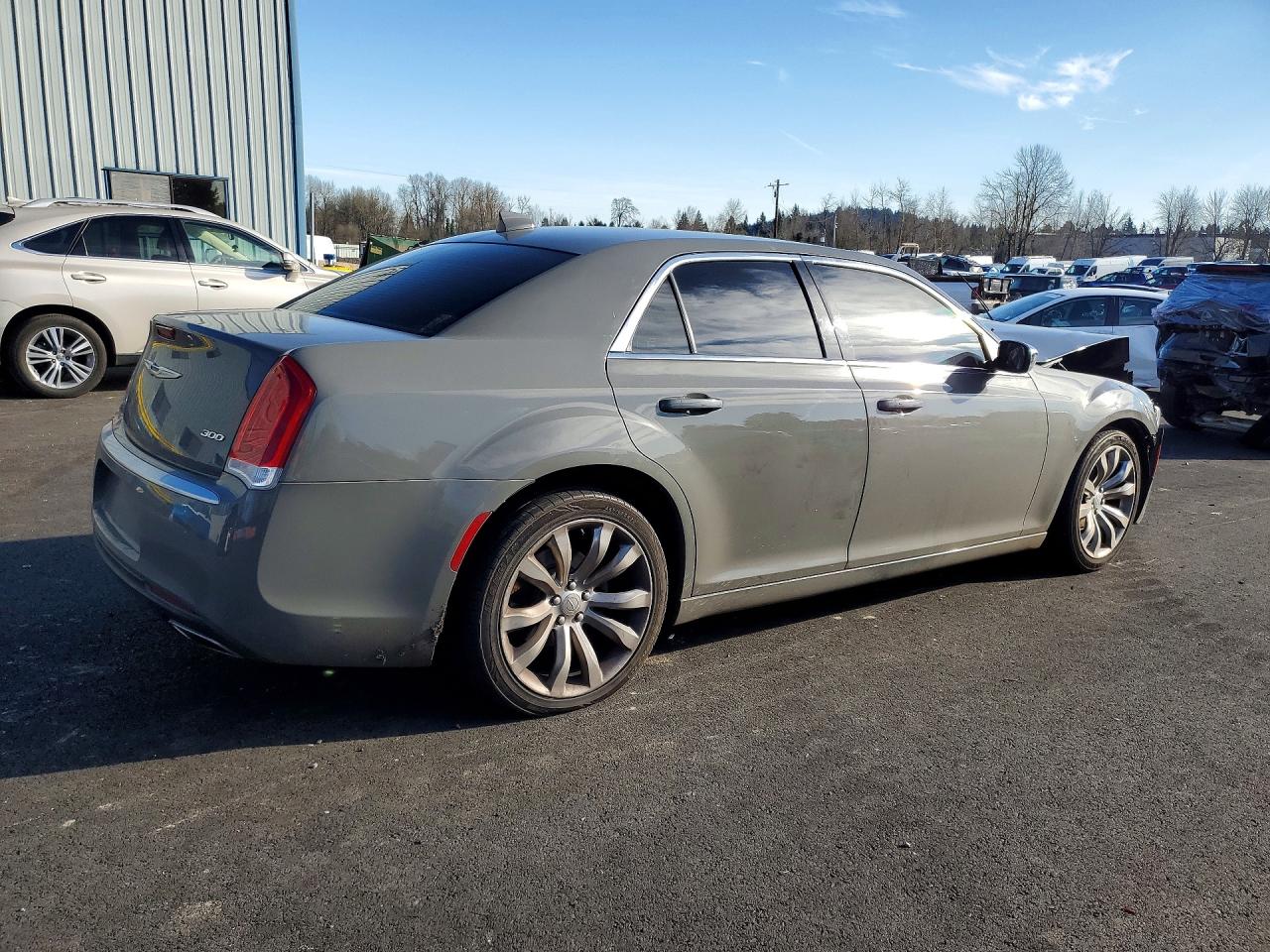2018 CHRYSLER 300 TOURING photo 5