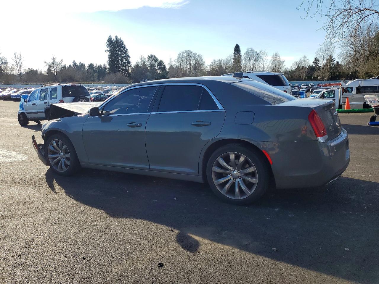 2018 CHRYSLER 300 TOURING photo 4