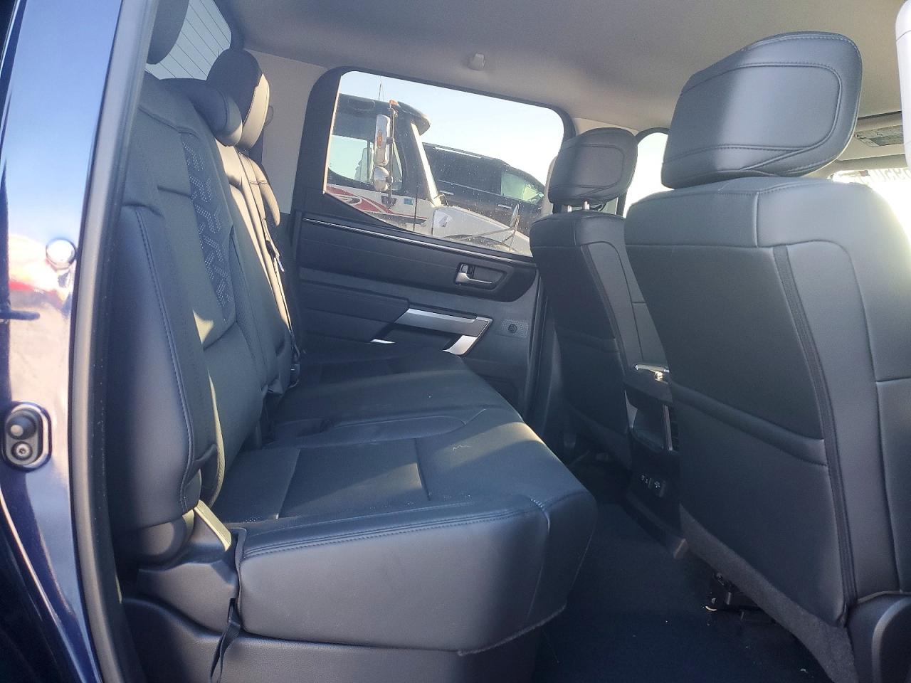 2024 TOYOTA TUNDRA CREWMAX SR photo 10