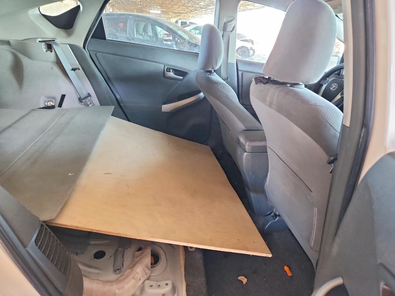 2011 TOYOTA PRIUS TWO photo 10