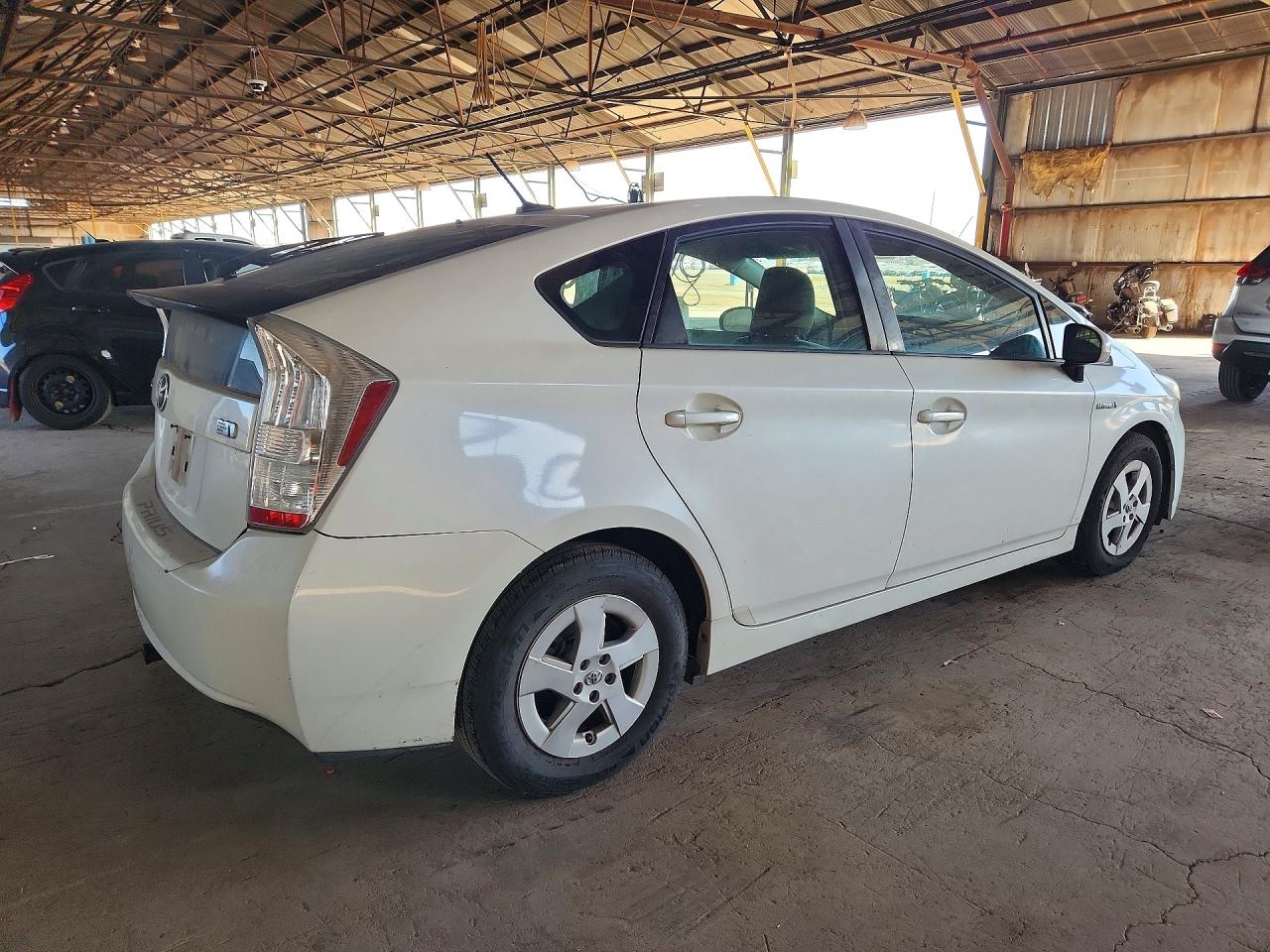 2011 TOYOTA PRIUS TWO photo 3