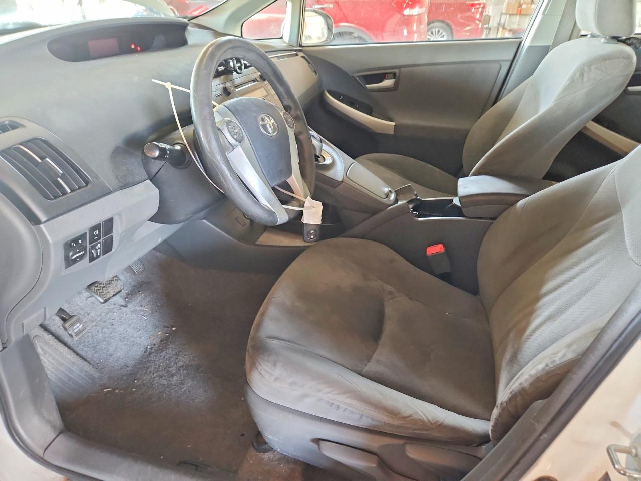 2011 TOYOTA PRIUS TWO photo 7