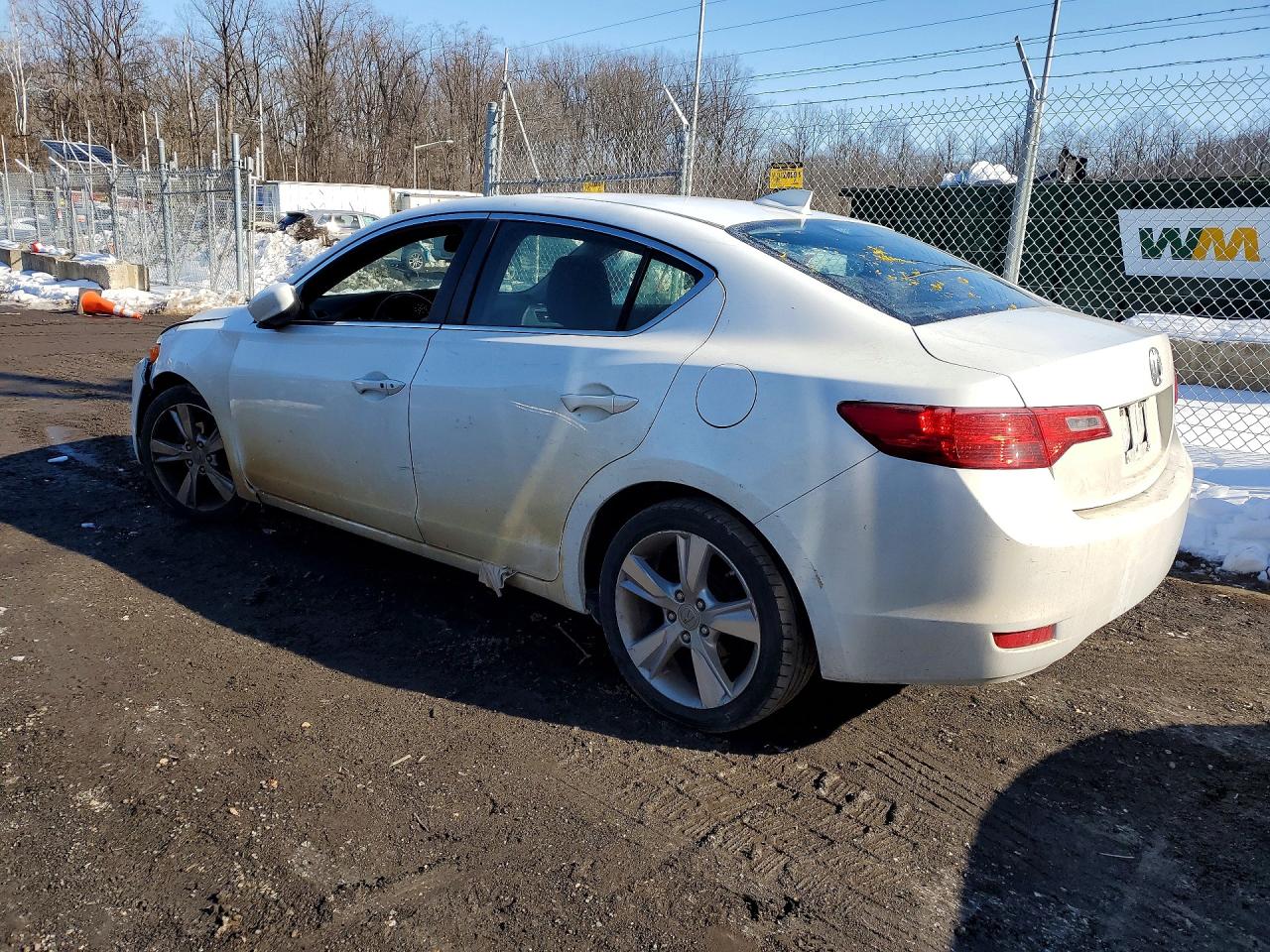 2015 ACURA ILX 20 TECH photo 3