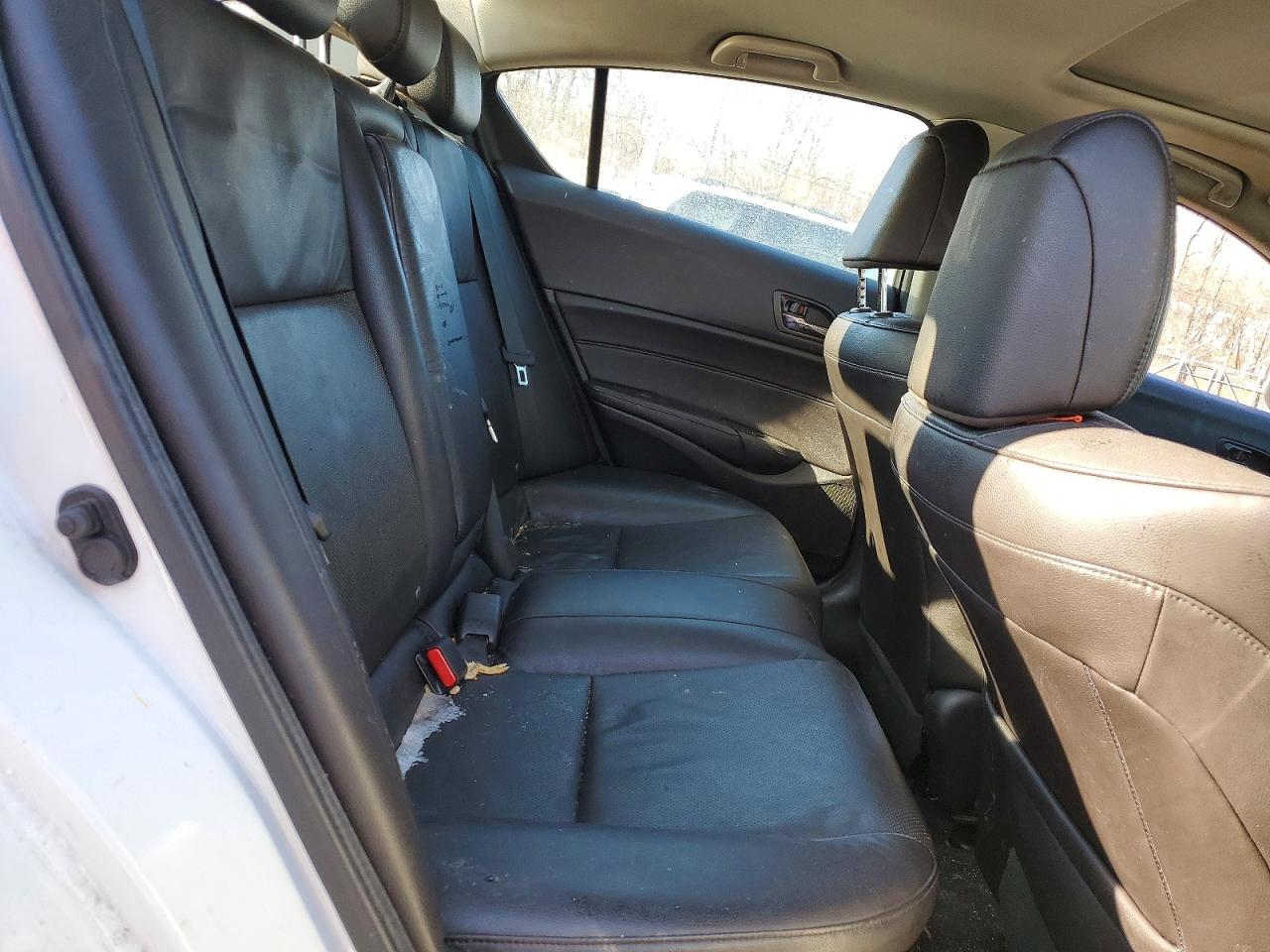 2015 ACURA ILX 20 TECH photo 19