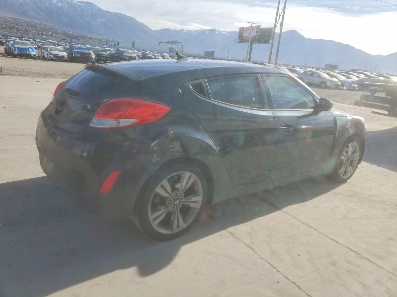 2016 HYUNDAI VELOSTER photo 5