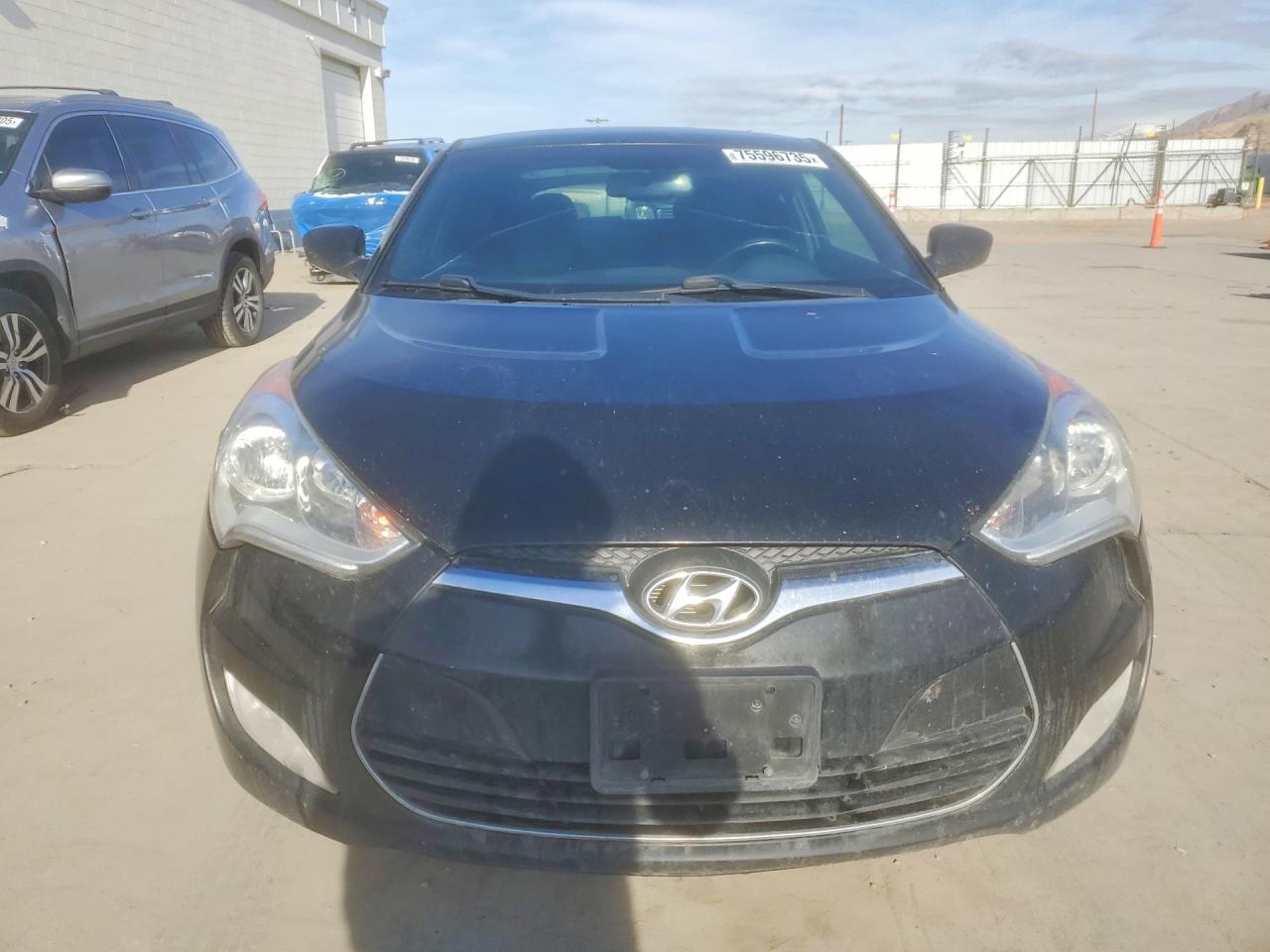 2016 HYUNDAI VELOSTER photo 9