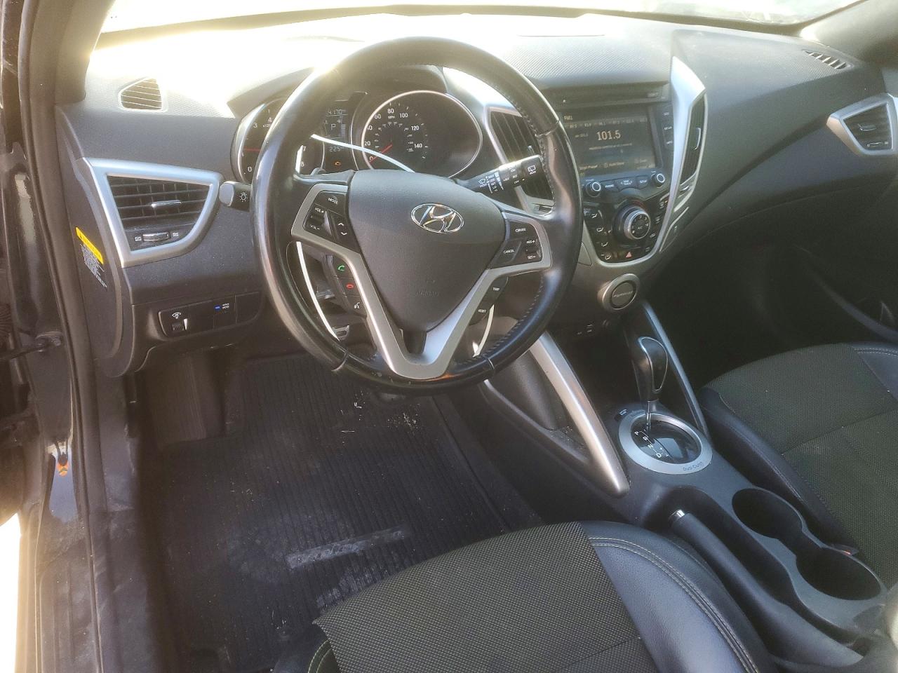2016 HYUNDAI VELOSTER photo 15