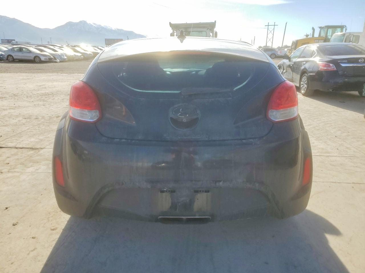 2016 HYUNDAI VELOSTER photo 11