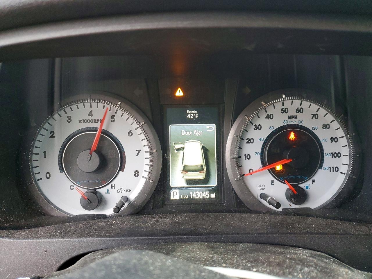 2017 TOYOTA SIENNA SE photo 9