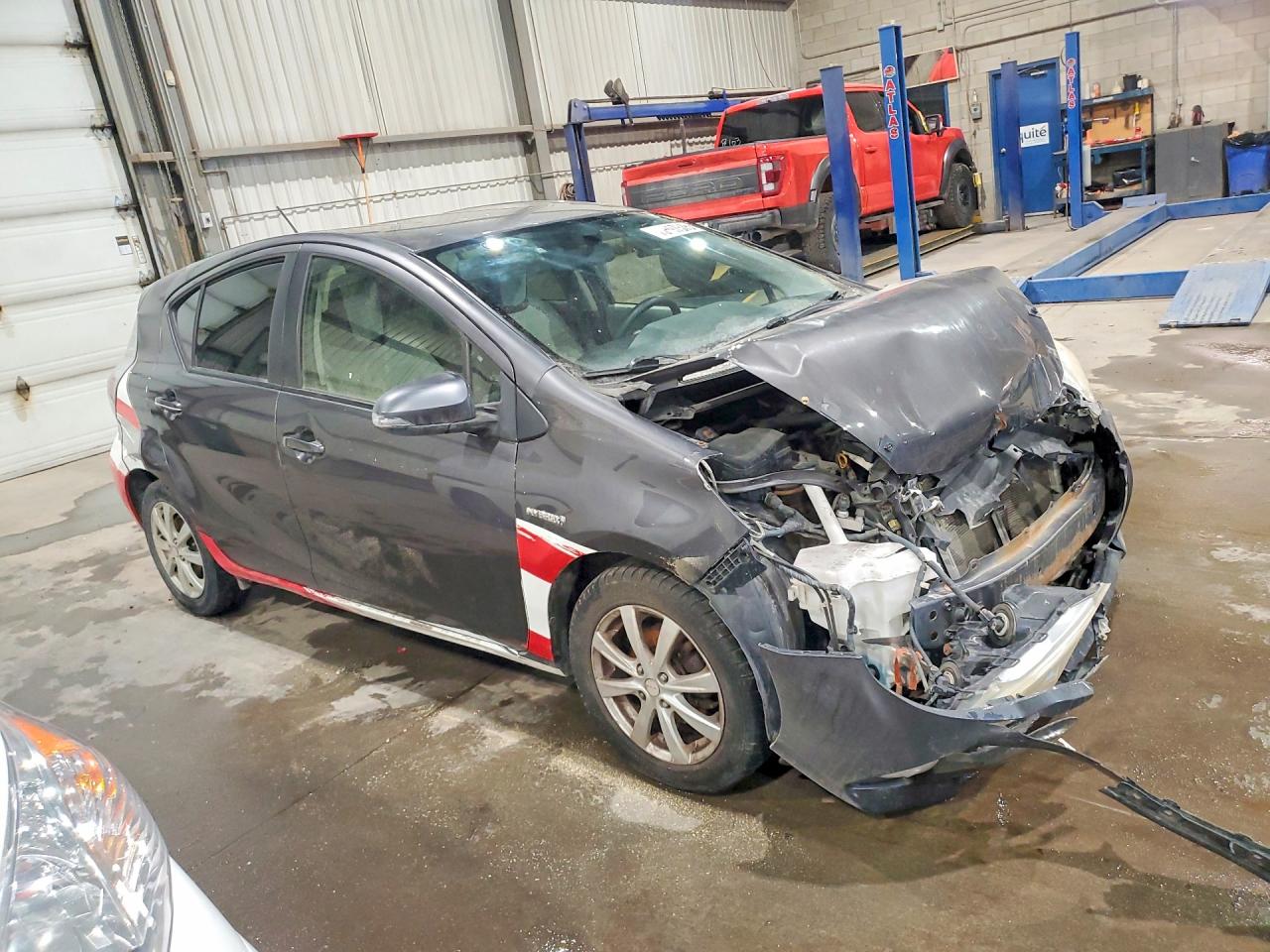 2013 TOYOTA PRIUS C photo 7