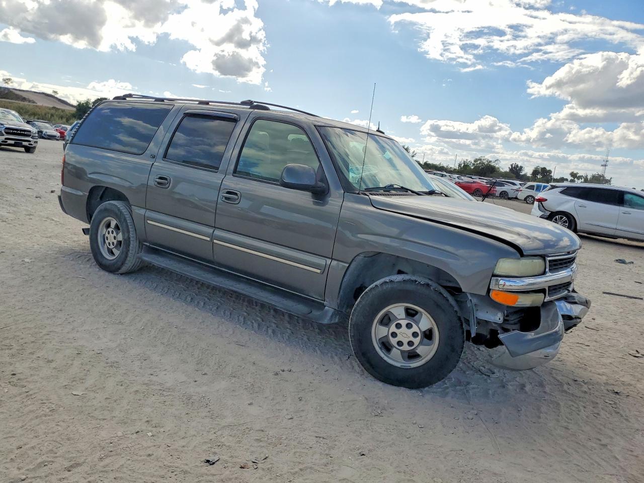 2002 CHEVROLET SUBURBAN C1500 photo 10