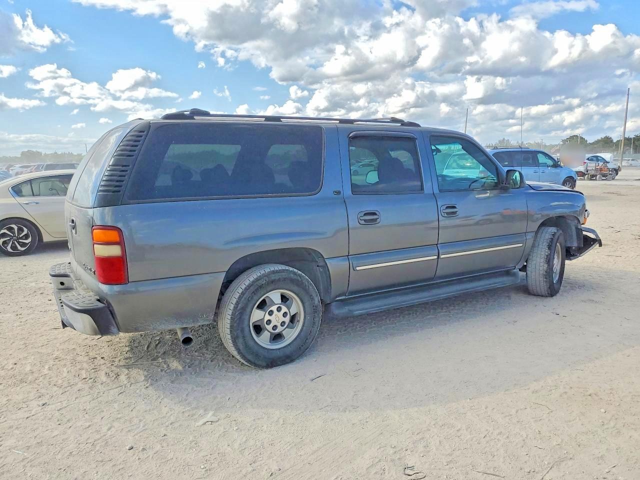 2002 CHEVROLET SUBURBAN C1500 photo 7