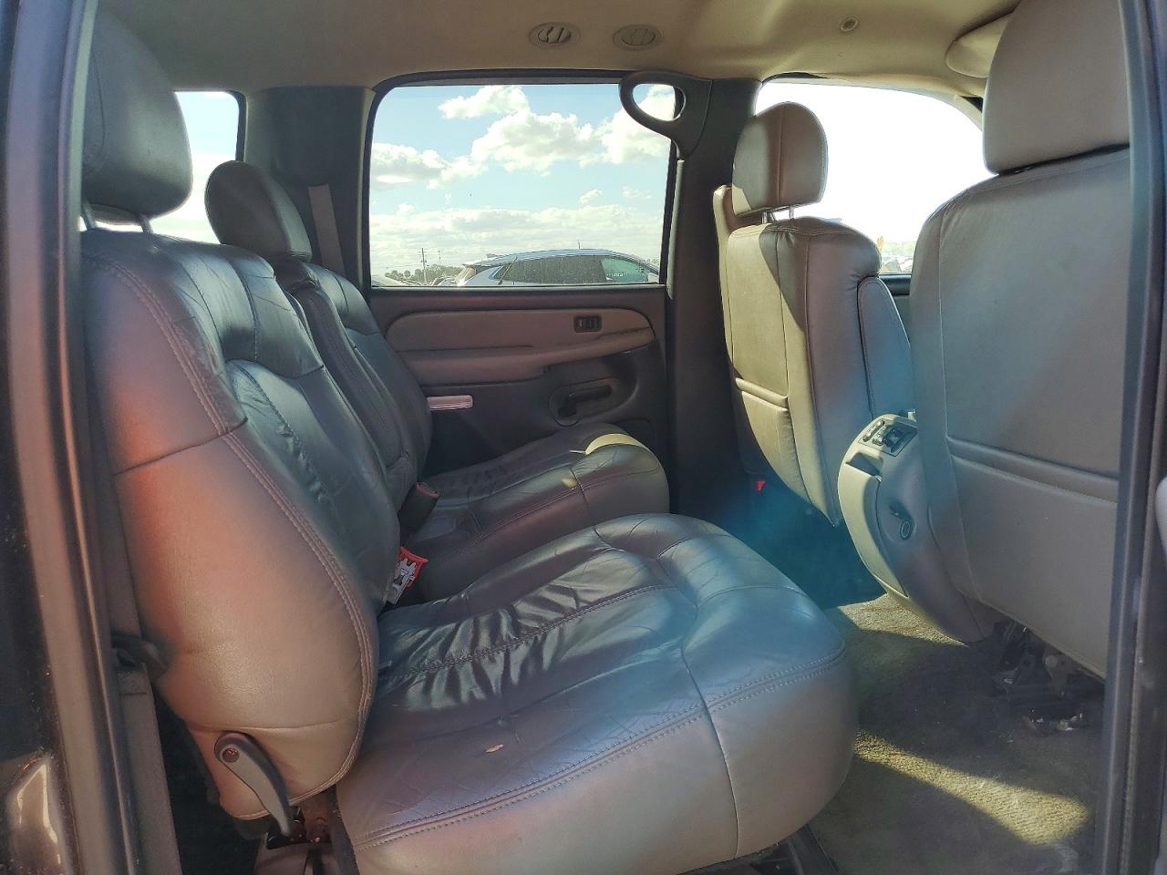 2002 CHEVROLET SUBURBAN C1500 photo 31
